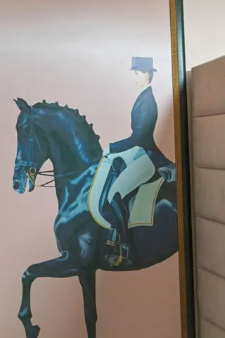 Unique art detail with desert character