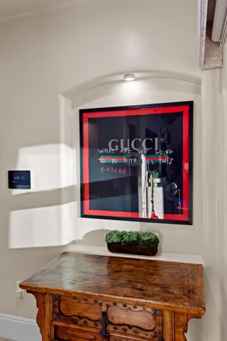 Statement art detail with modern style