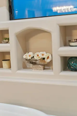 Built-in bathroom shelving
